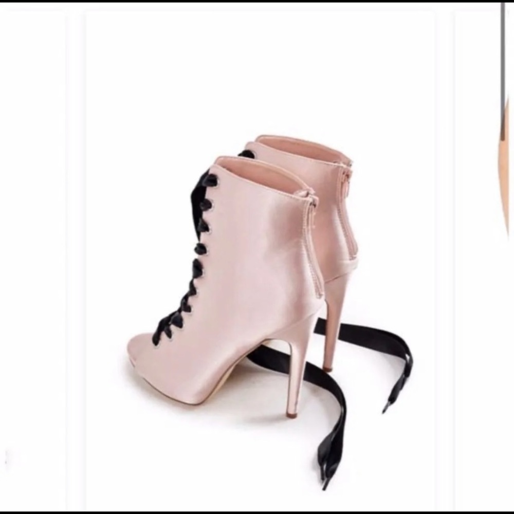 JustFab pink blush heels NWT